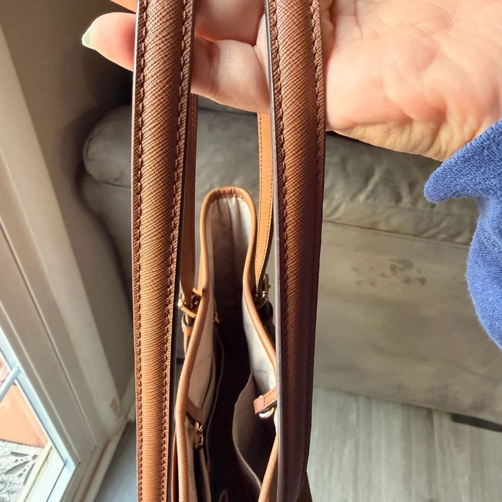 Michael Kors | Brown Saffiano Leather Shoulder Bag with Gold Hardware - Picture 3 of 7